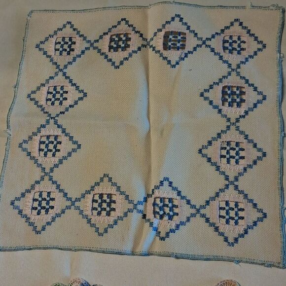Elegant 4pc. Pink and Blue Crochet Doily Set - Picture 2 of 9